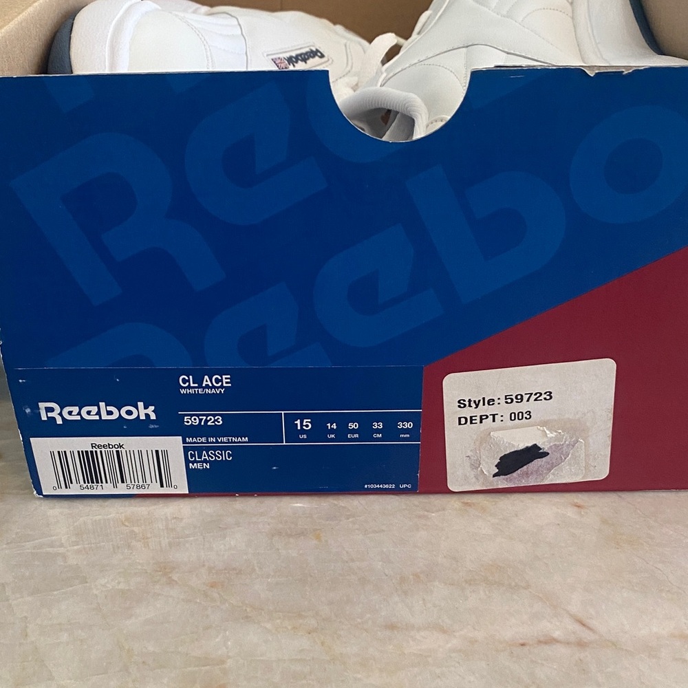 Men’s size 15
Reebok Classic Mens White Sneakers- Size 15 - Picture 5 of 5
